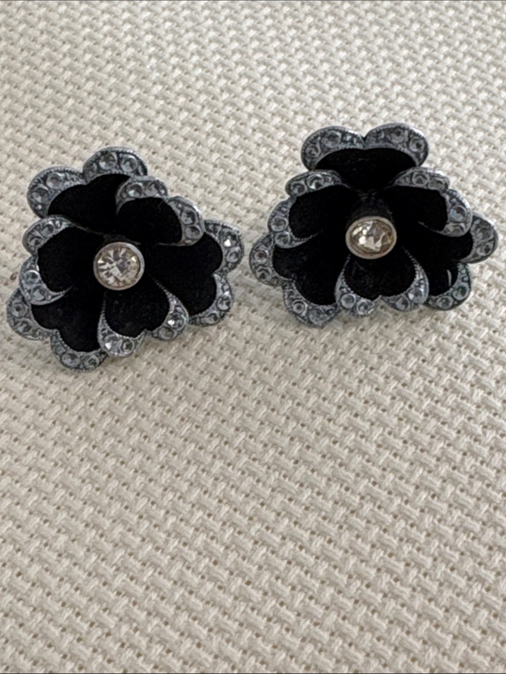 Black Flocked rhinestone floral screw earrings